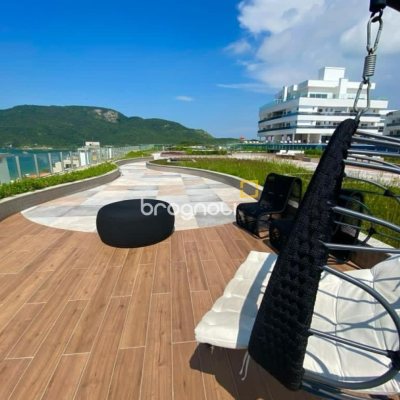 Apartamento com 180m², 3 quartos (sendo 3 suítes), 3 garagens, no bairro Ingleses em Florianópolis