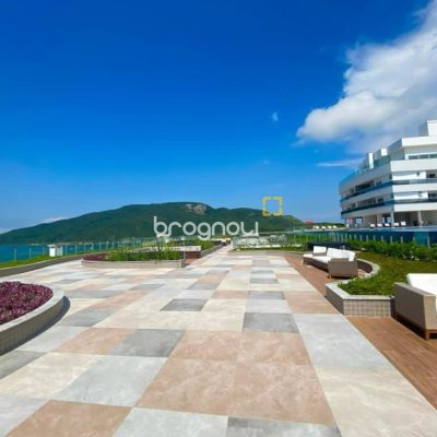 Apartamento com 180m², 3 quartos (sendo 3 suítes), 3 garagens, no bairro Ingleses em Florianópolis