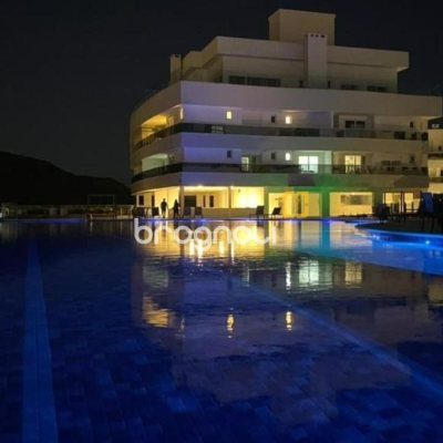 Apartamento com 180m², 3 quartos (sendo 3 suítes), 3 garagens, no bairro Ingleses em Florianópolis