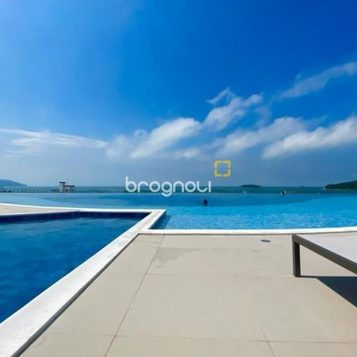 Apartamento com 180m², 3 quartos (sendo 3 suítes), 3 garagens, no bairro Ingleses em Florianópolis