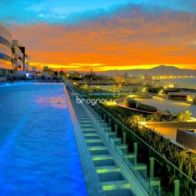 Apartamento com 180m², 3 quartos (sendo 3 suítes), 3 garagens, no bairro Ingleses em Florianópolis