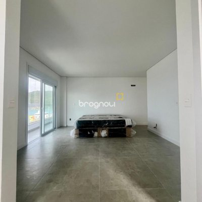 Apartamento com 180m², 3 quartos (sendo 3 suítes), 3 garagens, no bairro Ingleses em Florianópolis