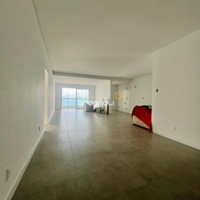 Apartamento com 180m², 3 quartos (sendo 3 suítes), 3 garagens, no bairro Ingleses em Florianópolis