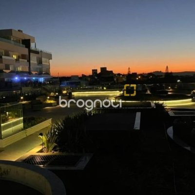 Apartamento com 180m², 3 quartos (sendo 3 suítes), 3 garagens, no bairro Ingleses em Florianópolis