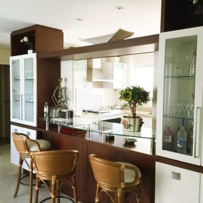 Apartamento com 290m², 4 quartos (sendo 4 suítes), 2 garagens, no bairro Centro em Florianópolis
