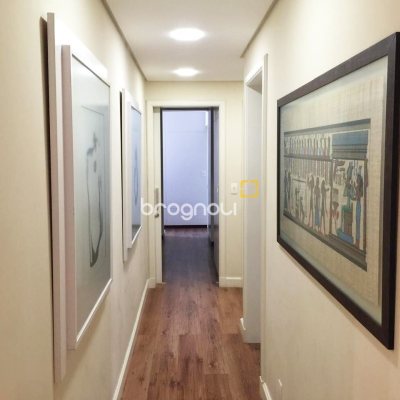Apartamento com 290m², 4 quartos (sendo 4 suítes), 2 garagens, no bairro Centro em Florianópolis