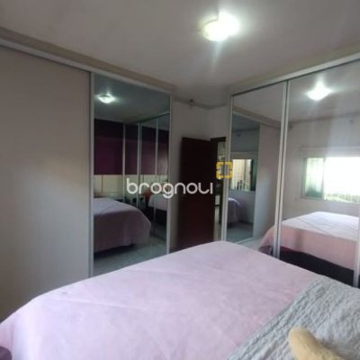 Casa com 100m², 3 quartos (sendo 1 suíte), 3 garagens, no bairro Forquilhas em São José
