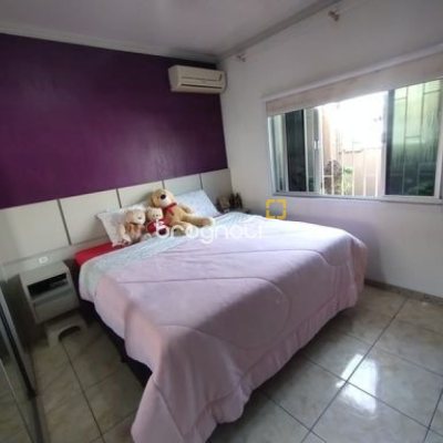 Casa com 100m², 3 quartos (sendo 1 suíte), 3 garagens, no bairro Forquilhas em São José