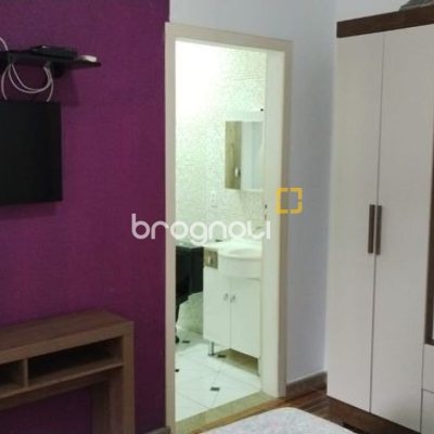 Casa com 100m², 3 quartos (sendo 1 suíte), 3 garagens, no bairro Forquilhas em São José