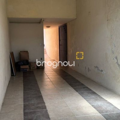 Casa com 500m², 5 quartos (sendo 5 suítes), 3 garagens, no bairro Barreiros em São José