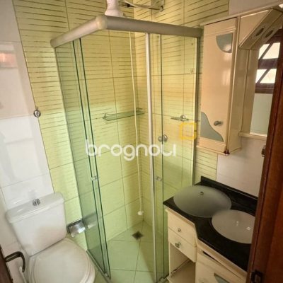 Casa com 500m², 5 quartos (sendo 5 suítes), 3 garagens, no bairro Barreiros em São José
