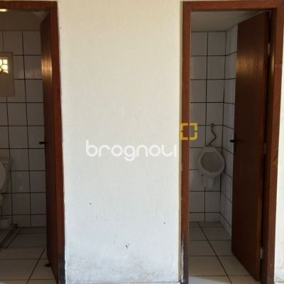 Casa com 500m², 5 quartos (sendo 5 suítes), 3 garagens, no bairro Barreiros em São José