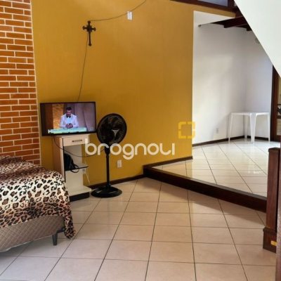 Casa com 500m², 5 quartos (sendo 5 suítes), 3 garagens, no bairro Barreiros em São José