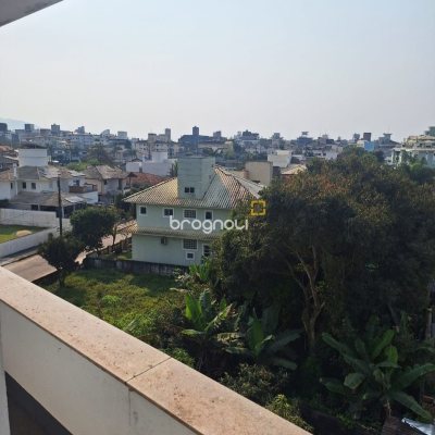 Cobertura com 63m², 2 quartos (sendo 1 suíte), 2 garagens, no bairro Jurerê Internacional em Florianópolis