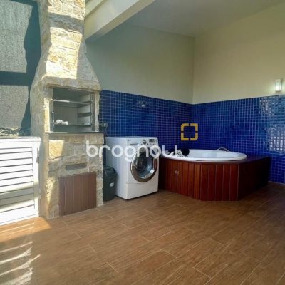 Cobertura com 63m², 2 quartos (sendo 1 suíte), 2 garagens, no bairro Jurerê Internacional em Florianópolis