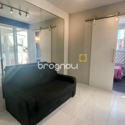 Cobertura com 63m², 2 quartos (sendo 1 suíte), 2 garagens, no bairro Jurerê Internacional em Florianópolis