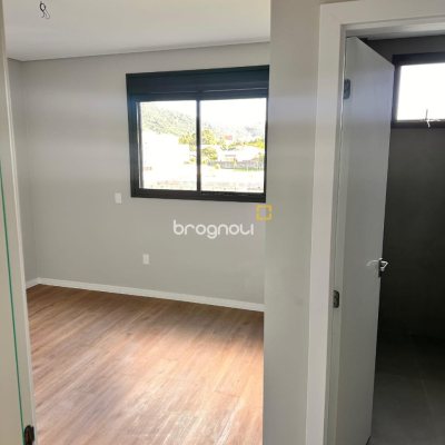 Casa com 201m², 3 quartos (sendo 3 suítes), 2 garagens, no bairro Ingleses em Florianópolis