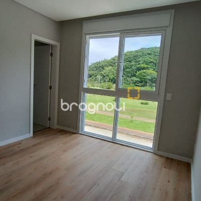 Casa com 227m², 3 quartos (sendo 3 suítes), 2 garagens, no bairro Rio Tavares em Florianópolis