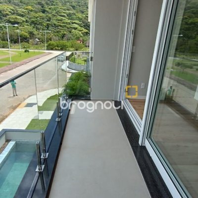 Casa com 227m², 3 quartos (sendo 3 suítes), 2 garagens, no bairro Rio Tavares em Florianópolis