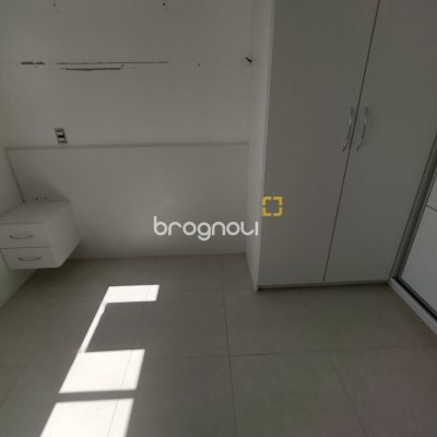 Apartamento com 68m², 2 quartos (sendo 1 suíte), 1 garagem, no bairro Kobrasol em São José