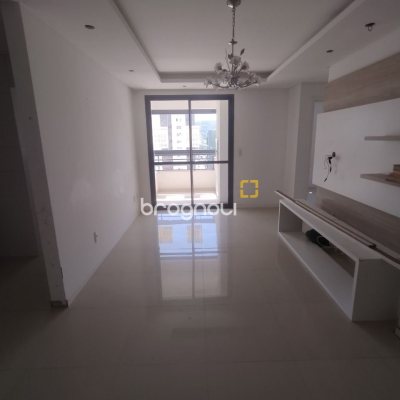 Apartamento com 68m², 2 quartos (sendo 1 suíte), 1 garagem, no bairro Kobrasol em São José