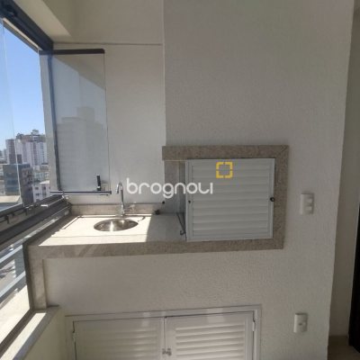 Apartamento com 68m², 2 quartos (sendo 1 suíte), 1 garagem, no bairro Kobrasol em São José