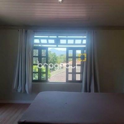 Casa com 530m², 5 quartos, 8 garagens, no bairro Lagoa da Conceição em Florianópolis