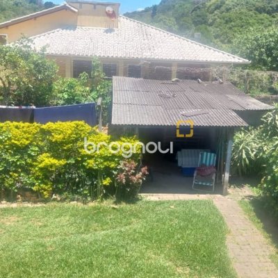 Casa com 530m², 5 quartos, 8 garagens, no bairro Lagoa da Conceição em Florianópolis
