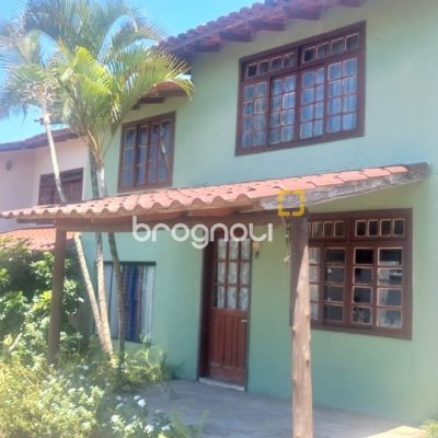 Casa com 530m², 5 quartos, 8 garagens, no bairro Lagoa da Conceição em Florianópolis