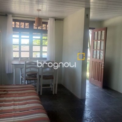 Casa com 530m², 5 quartos, 8 garagens, no bairro Lagoa da Conceição em Florianópolis