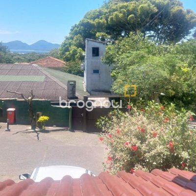 Casa com 530m², 5 quartos, 8 garagens, no bairro Lagoa da Conceição em Florianópolis