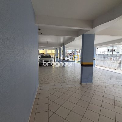 Prédio com 1539m², 21 garagens, no bairro Canasvieiras em Florianópolis
