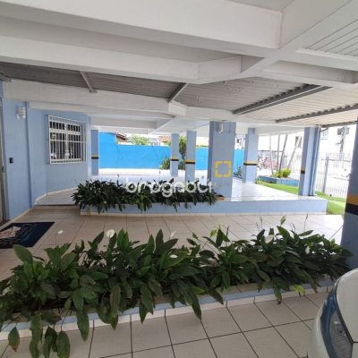 Prédio com 1539m², 21 garagens, no bairro Canasvieiras em Florianópolis