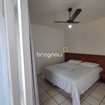 Prédio com 1539m², 21 garagens, no bairro Canasvieiras em Florianópolis