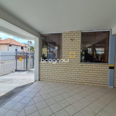 Prédio com 1539m², 21 garagens, no bairro Canasvieiras em Florianópolis
