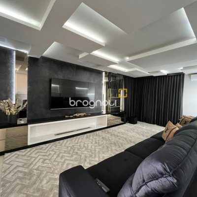 Casa de Condomínio com 782m², 5 quartos (sendo 5 suítes), 12 garagens, no bairro Ingleses em Florianópolis