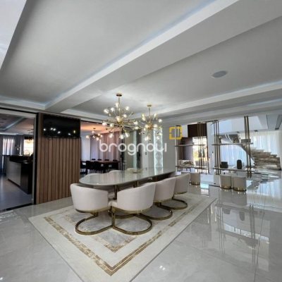 Casa de Condomínio com 782m², 5 quartos (sendo 5 suítes), 12 garagens, no bairro Ingleses em Florianópolis
