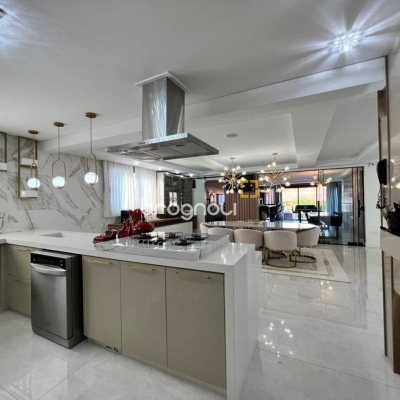 Casa de Condomínio com 782m², 5 quartos (sendo 5 suítes), 12 garagens, no bairro Ingleses em Florianópolis