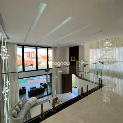 Casa de Condomínio com 782m², 5 quartos (sendo 5 suítes), 12 garagens, no bairro Ingleses em Florianópolis