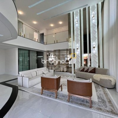 Casa de Condomínio com 782m², 5 quartos (sendo 5 suítes), 12 garagens, no bairro Ingleses em Florianópolis