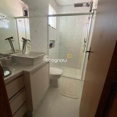 Casa com 360m², 4 quartos (sendo 3 suítes), 2 garagens, no bairro Ingleses em Florianópolis