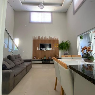 Casa com 360m², 4 quartos (sendo 3 suítes), 2 garagens, no bairro Ingleses em Florianópolis