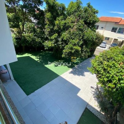 Casa com 360m², 4 quartos (sendo 3 suítes), 2 garagens, no bairro Ingleses em Florianópolis