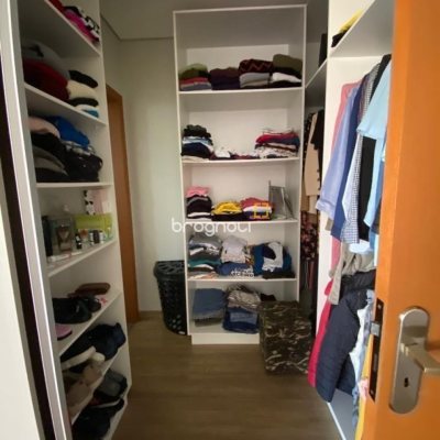Casa com 360m², 4 quartos (sendo 3 suítes), 2 garagens, no bairro Ingleses em Florianópolis
