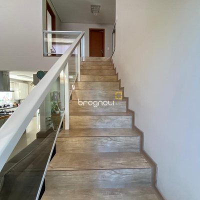 Casa com 360m², 4 quartos (sendo 3 suítes), 2 garagens, no bairro Ingleses em Florianópolis