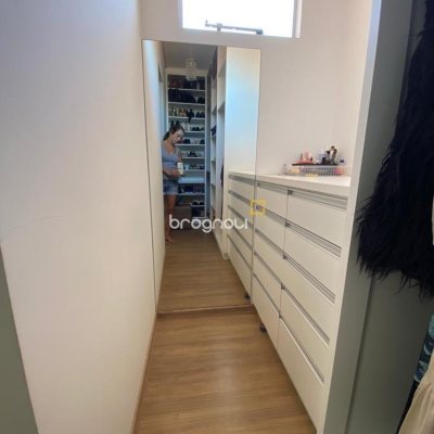 Casa com 360m², 4 quartos (sendo 3 suítes), 2 garagens, no bairro Ingleses em Florianópolis