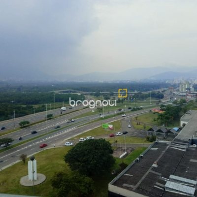 Apartamento com 113m², 3 quartos (sendo 3 suítes), 3 garagens, no bairro Beira Mar Norte em Florianópolis