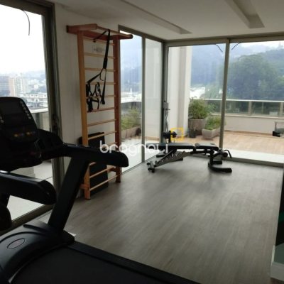Apartamento com 113m², 3 quartos (sendo 3 suítes), 3 garagens, no bairro Beira Mar Norte em Florianópolis