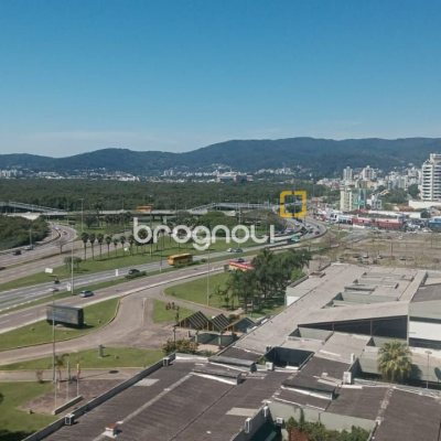 Apartamento com 113m², 3 quartos (sendo 3 suítes), 3 garagens, no bairro Beira Mar Norte em Florianópolis