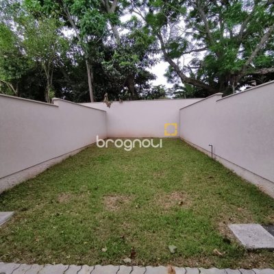 Casa com 89m², 2 quartos (sendo 2 suítes), 2 garagens, no bairro Rio Vermelho em Florianópolis